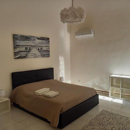 Di Fronzo Guest House T ทริจเจียโน ภายนอก รูปภาพ