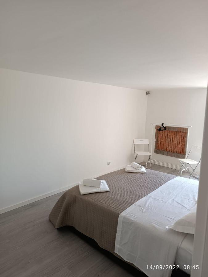 Di Fronzo Guest House T ทริจเจียโน ภายนอก รูปภาพ