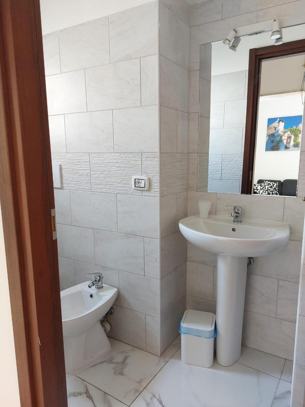 Di Fronzo Guest House T ทริจเจียโน ภายนอก รูปภาพ